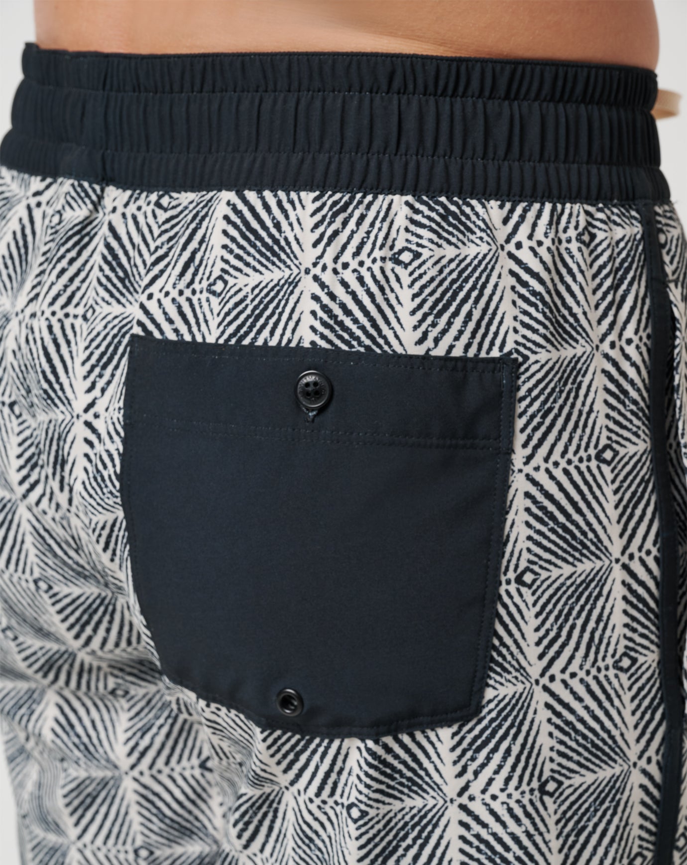 Sandswept Short 8In