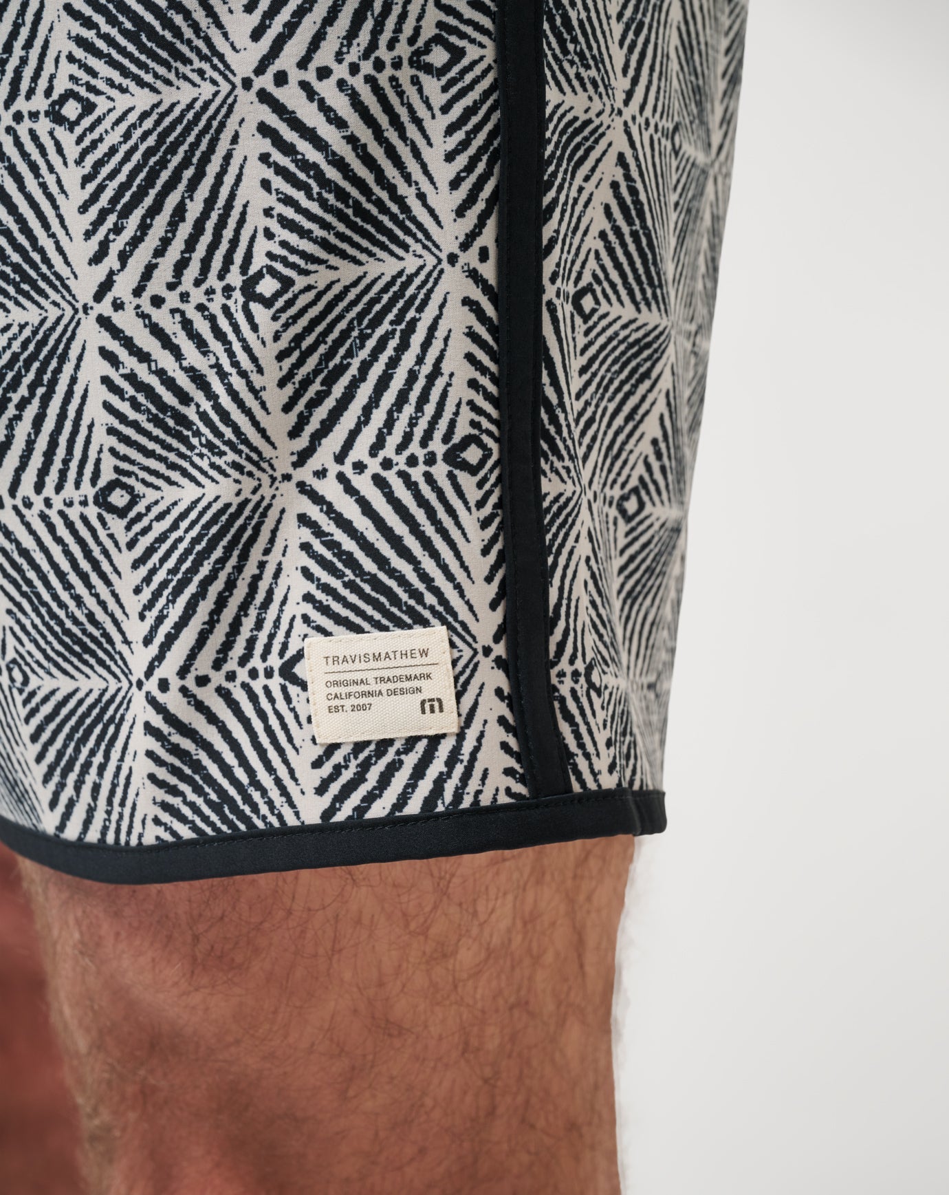 Sandswept Short 8In