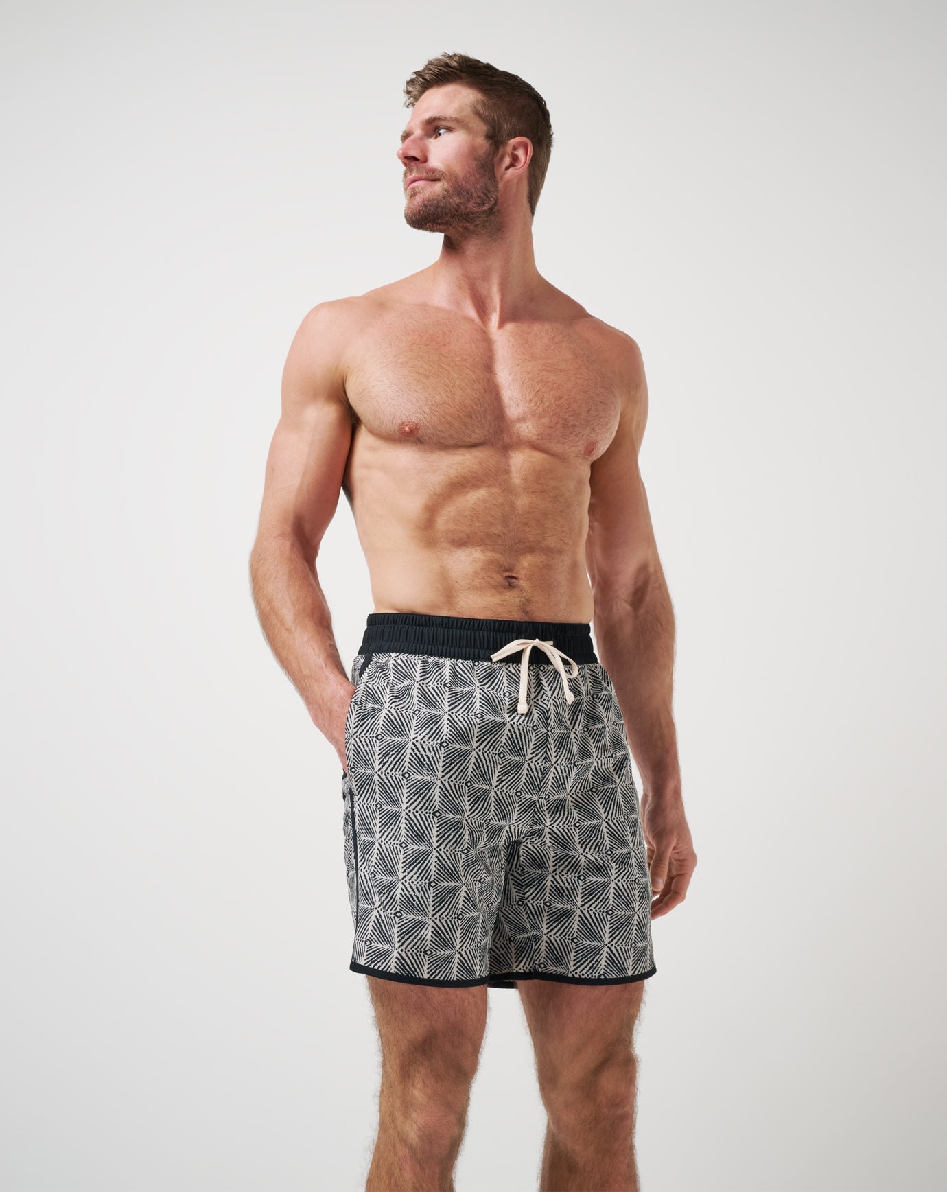 Sandswept Short 8In